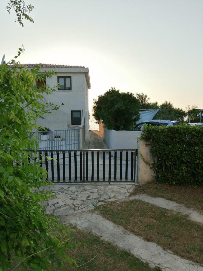 Apartmani Petra Vrsi Exterior foto